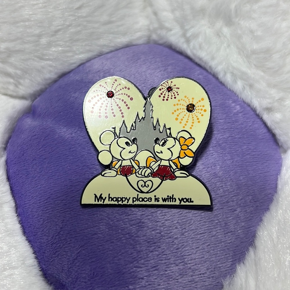 ✨Disney Mickey and Minnie “My Happy Place is With You” Heart Pin